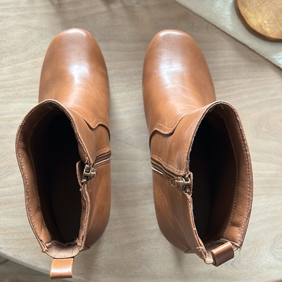 Universal Thread Boots - Picture 3 of 10